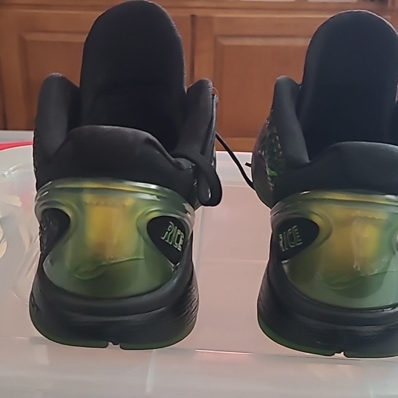 Kobe 6 Supreme Rice Size 7.5 Used, not In box.Snake Pattern - Picture 3 of 4